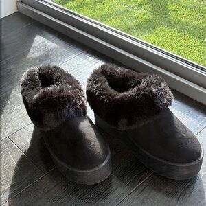 Fashion nova Fuzzy Platform slippers shoes